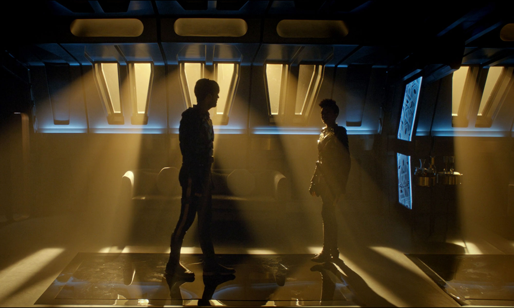 Işık tuhaf da olsa aydınlatır